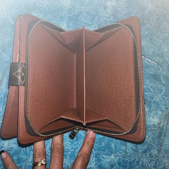 Passport Wallet - Picture 2 of 6